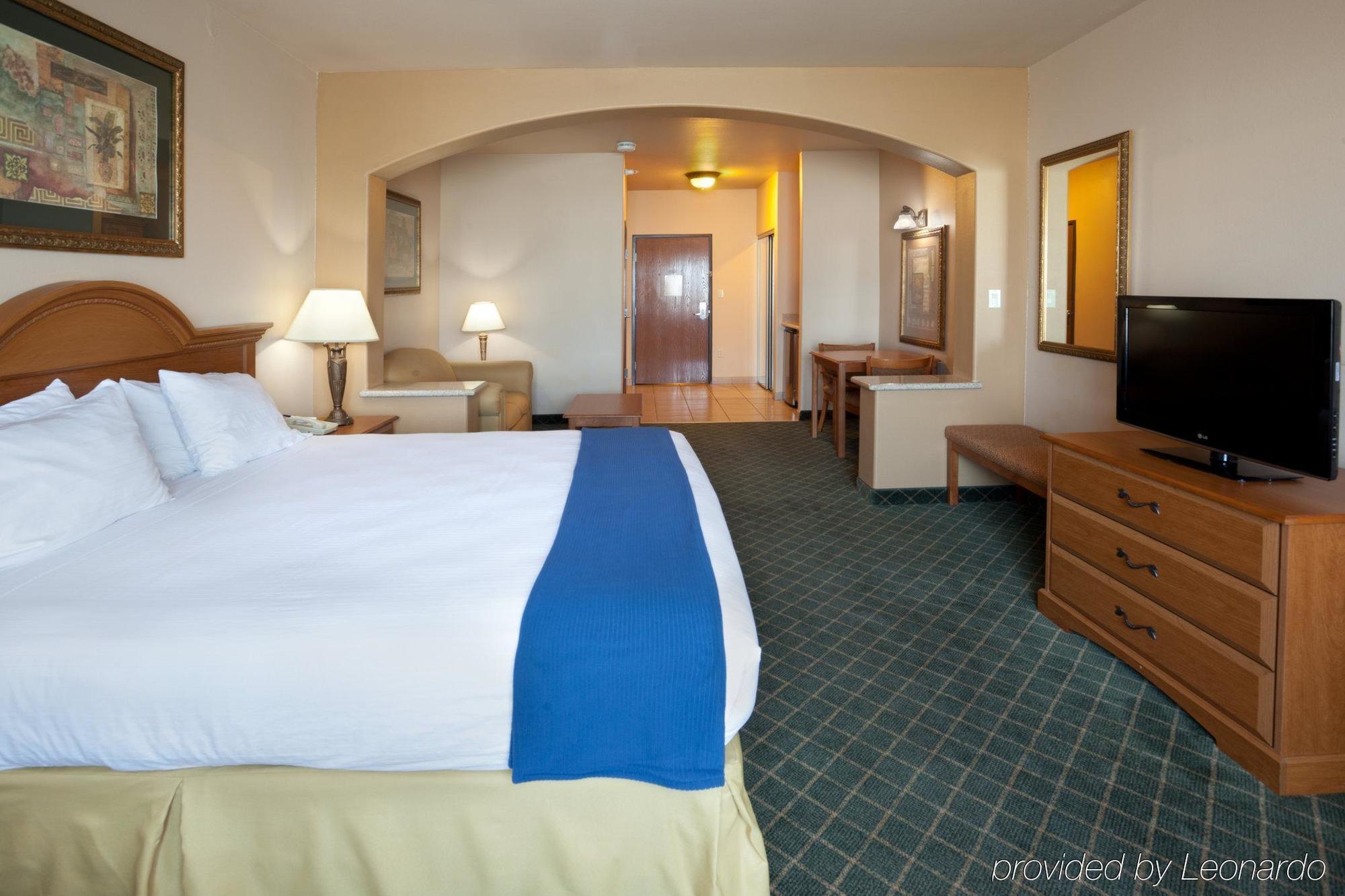 Holiday Inn Express Hotel And Suites Alice By Ihg Exterior foto